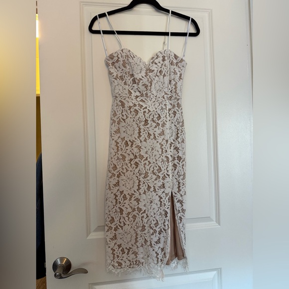 Lulus Dresses & Skirts - Lulus White Lace Dress. Size Small.